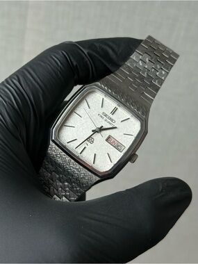Vtg 1981 Seiko King Quartz “Twin Quartz” 9223-5000 Men’s Watch [Snowflakes Dial]